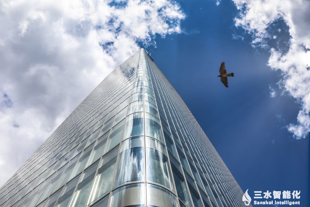楼宇自动化系统最新知识科普之系统组成和功能!(图1) low angle photography of high rise building under_y.jpg