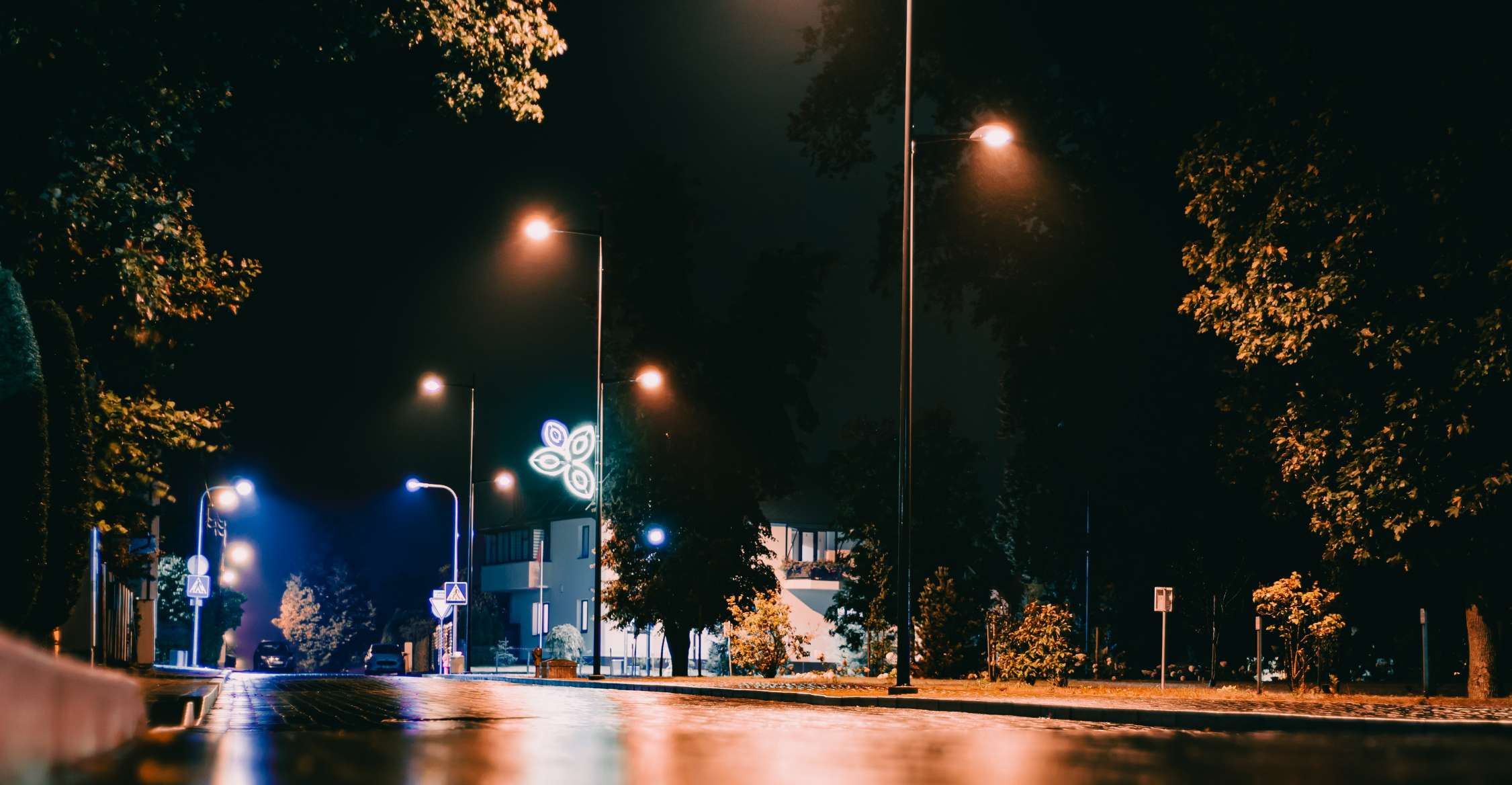 楼宇自控系统，弱电设备监控，高效建筑管理，减少人工成本